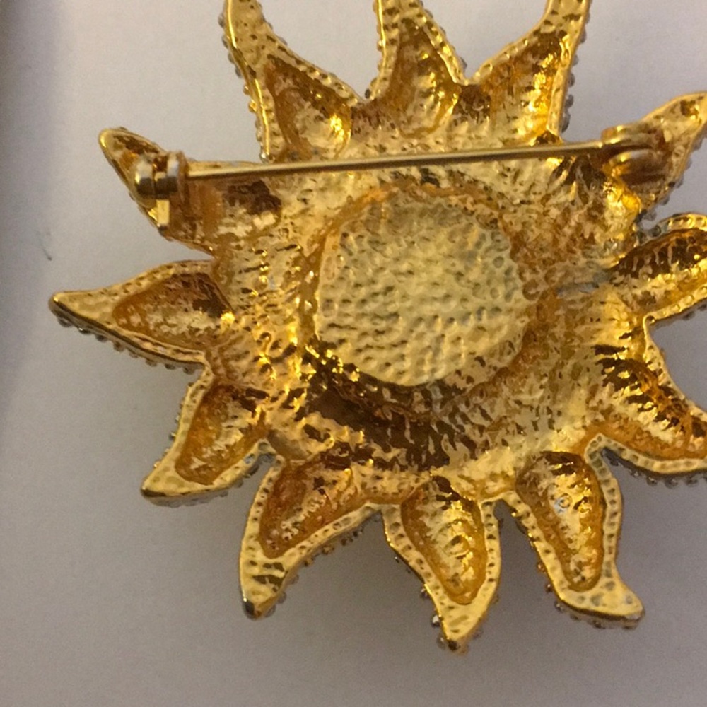Clear CZ Sunburst dressy pin. - Picture 3 of 3